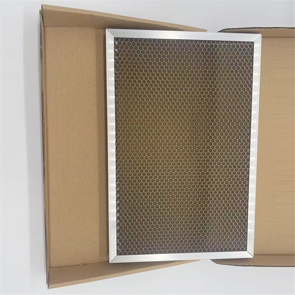 Stół roboczy typu plaster miod – Honeycomb Laser Bed recenzja i cena